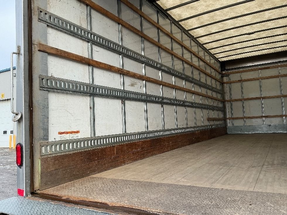 Medium Duty Box Truck-Light and Medium Duty Trucks-Freightliner-2019-M2-Calgary-AB-315,225\n\t\tkm-$ 60,250 - Image 11