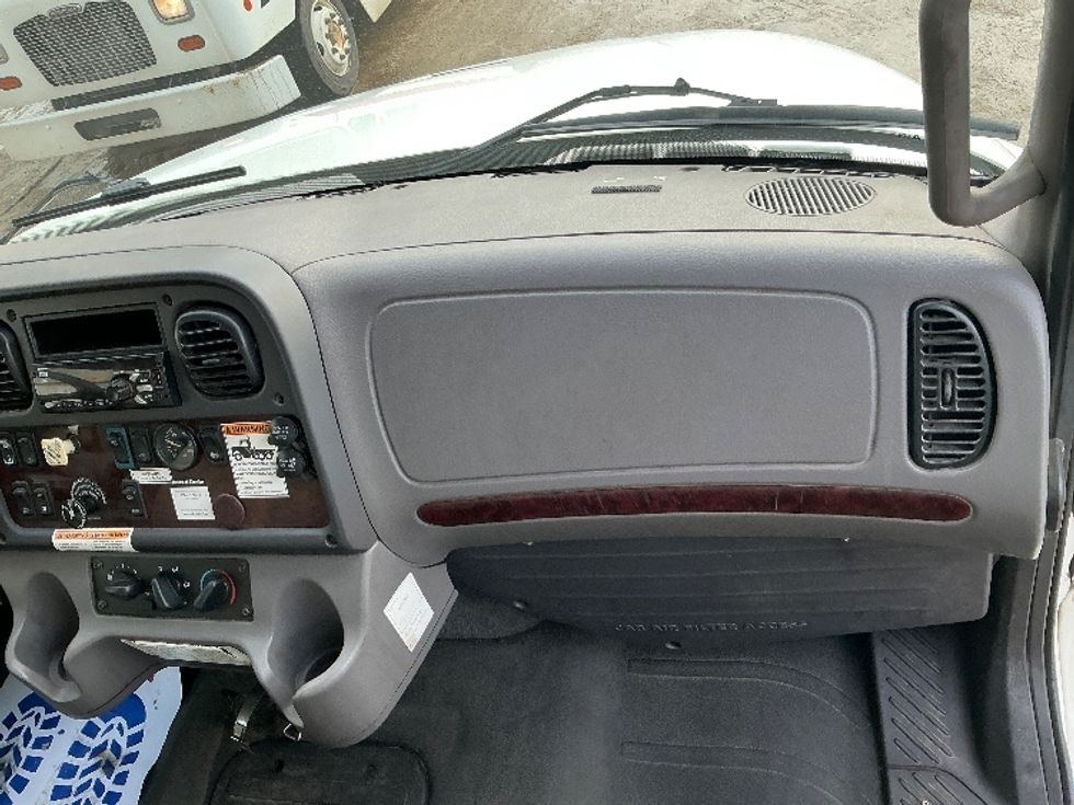 Medium Duty Box Truck-Light and Medium Duty Trucks-Freightliner-2019-M2-Calgary-AB-315,225\n\t\tkm-$ 60,250 - Image 17