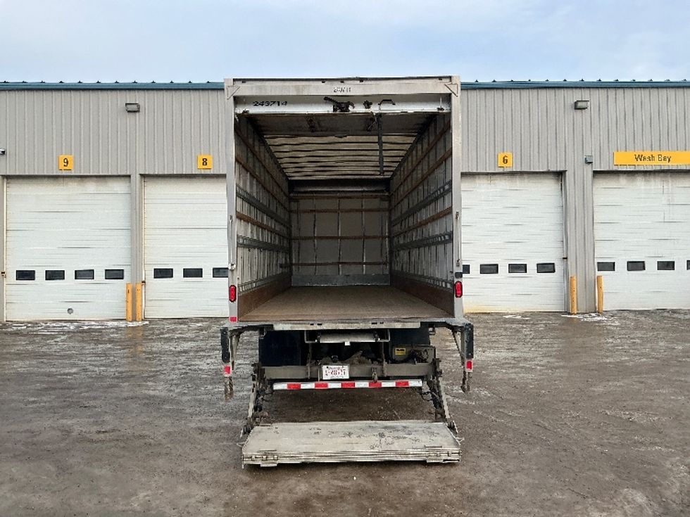 Medium Duty Box Truck-Light and Medium Duty Trucks-Freightliner-2019-M2-Calgary-AB-315,225\n\t\tkm-$ 60,250 - Image 9