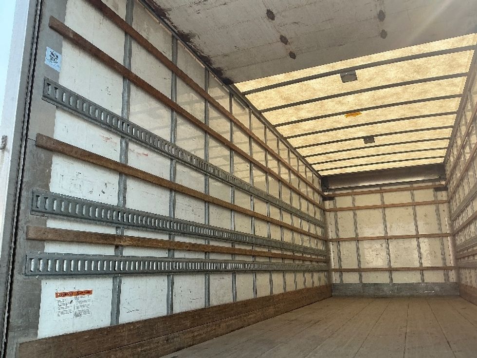 Medium Duty Box Truck-Light and Medium Duty Trucks-Freightliner-2019-M2-Calgary-AB-320,111\n\t\tkm-$ 55,250 - Image 11