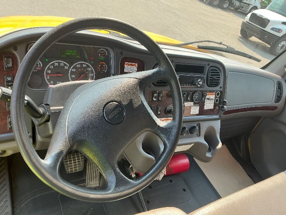 Medium Duty Box Truck-Light and Medium Duty Trucks-Freightliner-2019-M2-Calgary-AB-320,111\n\t\tkm-$ 55,250 - Image 18