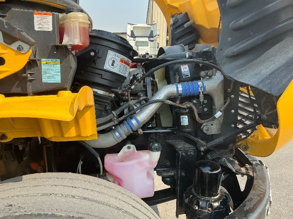 Medium Duty Box Truck-Light and Medium Duty Trucks-Freightliner-2019-M2-Calgary-AB-320,111\n\t\tkm-$ 55,250 - Image 23