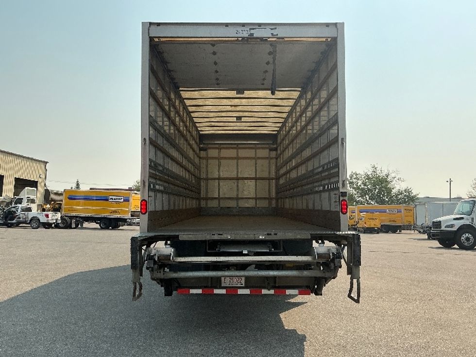 Medium Duty Box Truck-Light and Medium Duty Trucks-Freightliner-2019-M2-Calgary-AB-320,111\n\t\tkm-$ 55,250 - Image 8