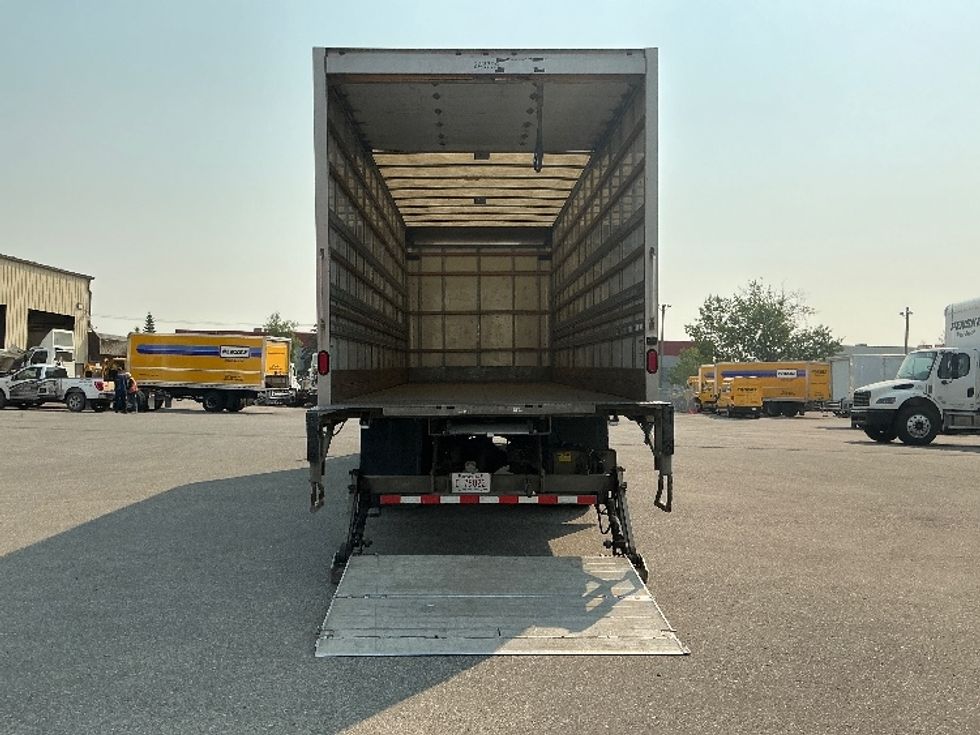Medium Duty Box Truck-Light and Medium Duty Trucks-Freightliner-2019-M2-Calgary-AB-320,111\n\t\tkm-$ 55,250 - Image 9