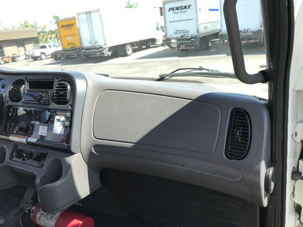 Medium Duty Box Truck-Light and Medium Duty Trucks-Freightliner-2019-M2-Calgary-AB-363,283\n\t\tkm-$ 55,250 - Image 19