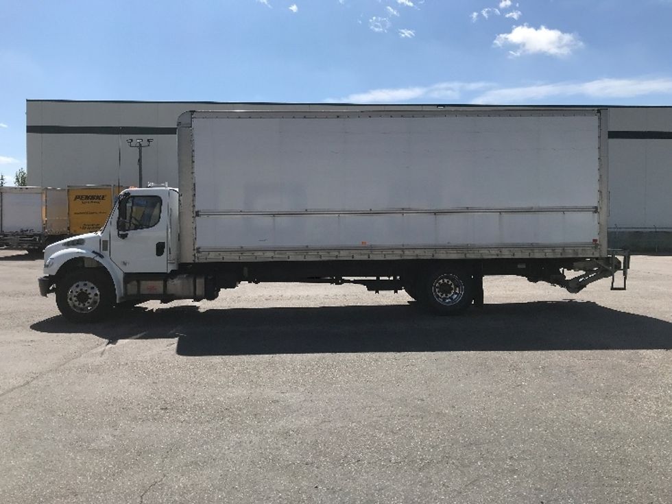 Medium Duty Box Truck-Light and Medium Duty Trucks-Freightliner-2019-M2-Calgary-AB-363,283\n\t\tkm-$ 55,250 - Image 4