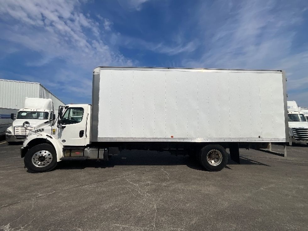 Medium Duty Box Truck-Light and Medium Duty Trucks-Freightliner-2019-M2-Cambridge-ON-278,150\n\t\tkm-$ 60,500 - Image 4