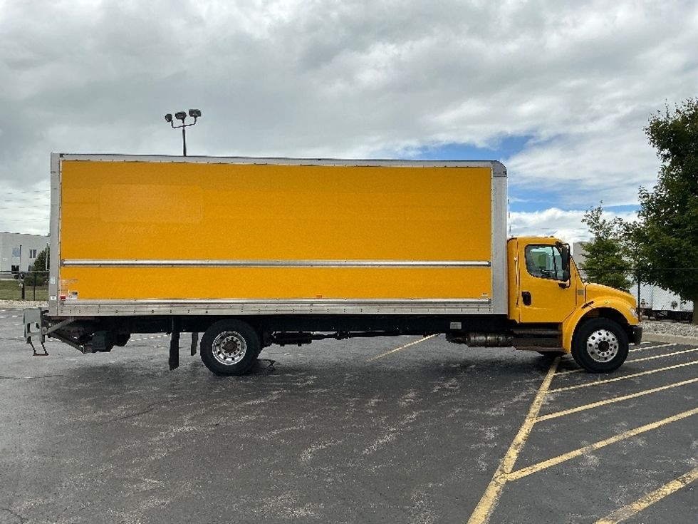Medium Duty Box Truck-Light and Medium Duty Trucks-Freightliner-2019-M2-Cambridge-ON-322,981\n\t\tkm-$ 57,500 - Image 15