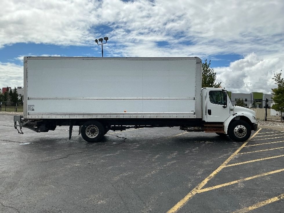 Medium Duty Box Truck-Light and Medium Duty Trucks-Freightliner-2019-M2-Cambridge-ON-353,091\n\t\tkm-$ 56,500 - Image 16