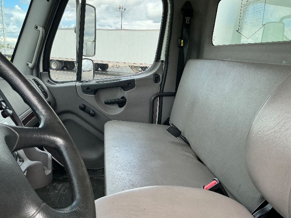 Medium Duty Box Truck-Light and Medium Duty Trucks-Freightliner-2019-M2-Cambridge-ON-353,091\n\t\tkm-$ 56,500 - Image 19