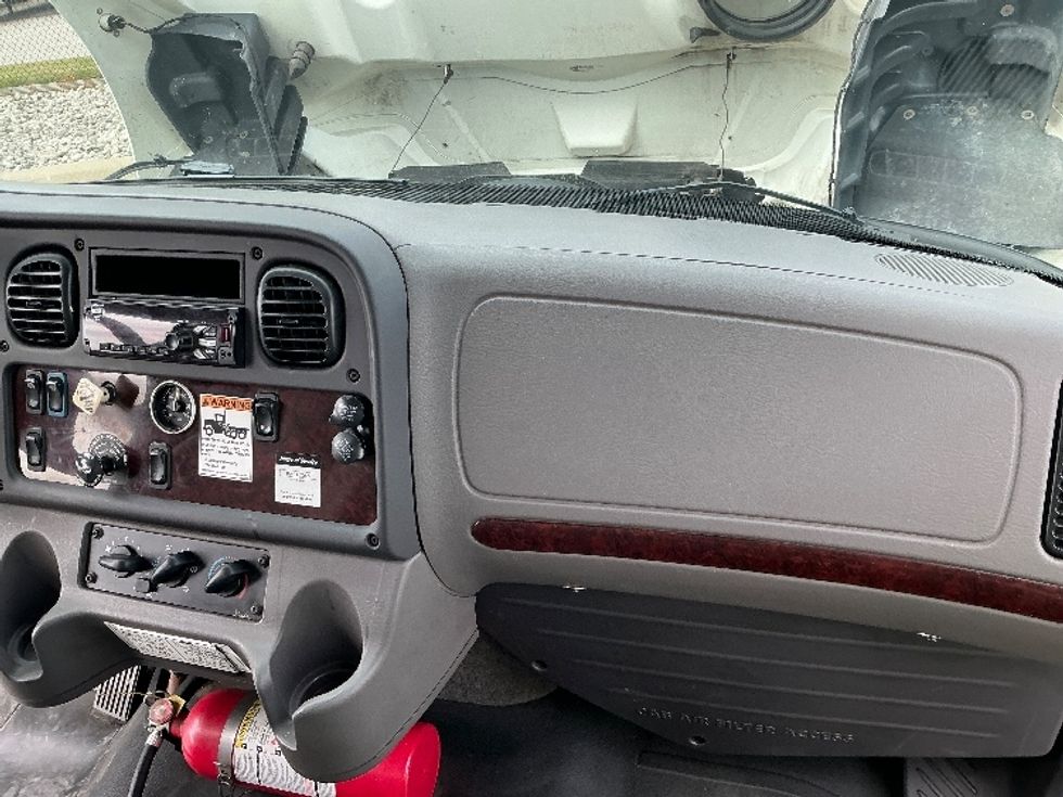 Medium Duty Box Truck-Light and Medium Duty Trucks-Freightliner-2019-M2-Cambridge-ON-353,091\n\t\tkm-$ 56,500 - Image 21