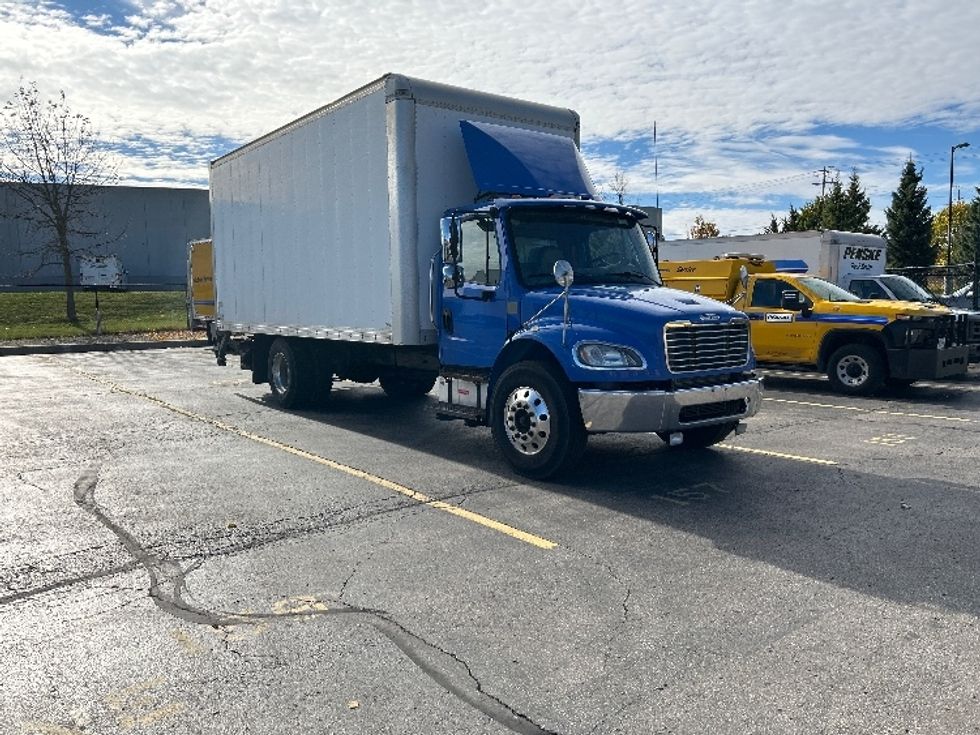 Medium Duty Box Truck-Light and Medium Duty Trucks-Freightliner-2019-M2-Cambridge-ON-371,729\n\t\tkm-$ 48,250 - Image 1