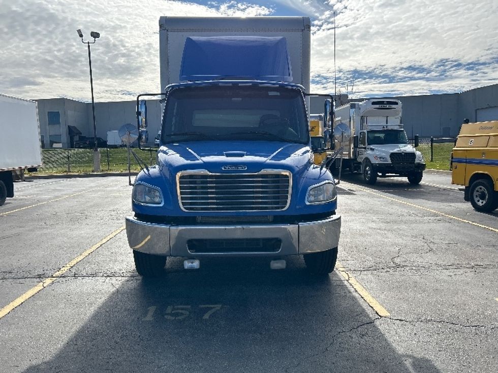 Medium Duty Box Truck-Light and Medium Duty Trucks-Freightliner-2019-M2-Cambridge-ON-371,729\n\t\tkm-$ 48,250 - Image 2
