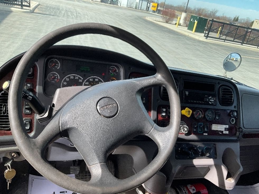 Medium Duty Box Truck-Light and Medium Duty Trucks-Freightliner-2019-M2-Cambridge-ON-422,732\n\t\tkm-$ 37,750 - Image 18