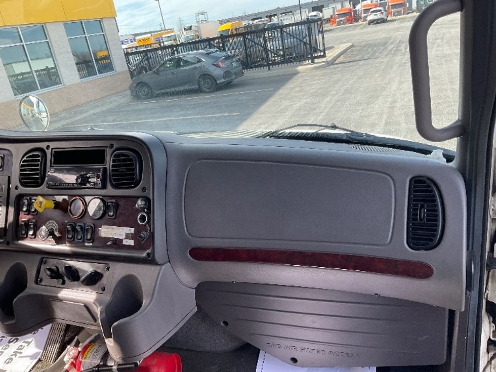 Medium Duty Box Truck-Light and Medium Duty Trucks-Freightliner-2019-M2-Cambridge-ON-422,732\n\t\tkm-$ 37,750 - Image 21