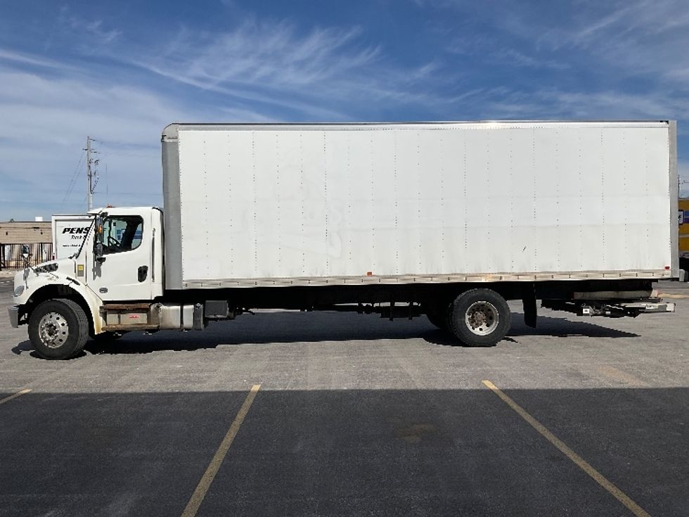 Medium Duty Box Truck-Light and Medium Duty Trucks-Freightliner-2019-M2-Cambridge-ON-422,732\n\t\tkm-$ 37,750 - Image 4