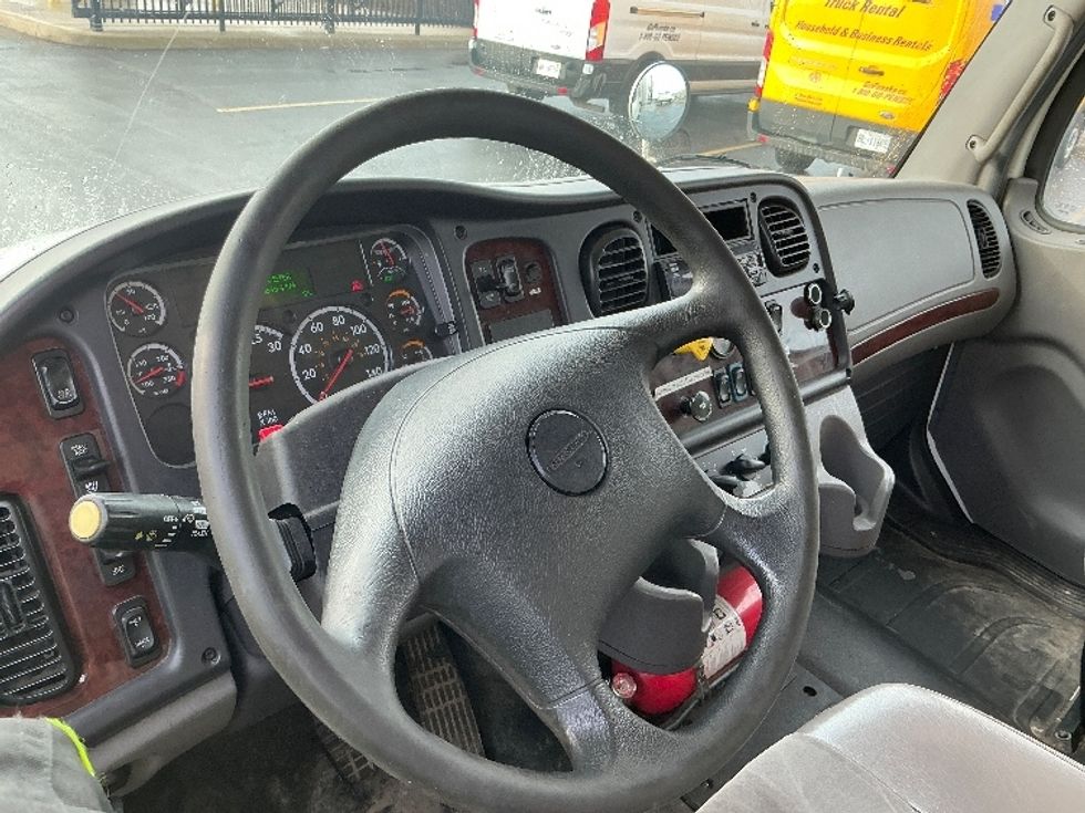 Medium Duty Box Truck-Light and Medium Duty Trucks-Freightliner-2019-M2-Cambridge-ON-443,645\n\t\tkm-$ 35,250 - Image 17