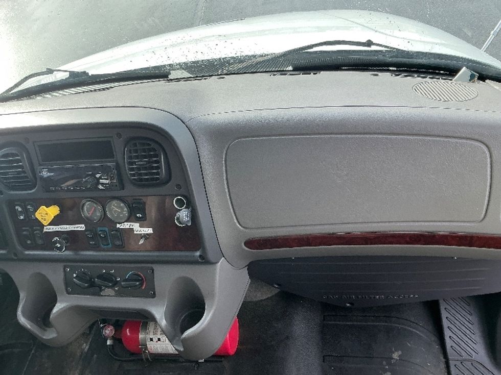 Medium Duty Box Truck-Light and Medium Duty Trucks-Freightliner-2019-M2-Cambridge-ON-443,645\n\t\tkm-$ 35,250 - Image 21