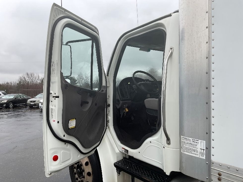 Medium Duty Box Truck-Light and Medium Duty Trucks-Freightliner-2019-M2-Canton-OH-169,442\n\t\tmiles-$ 47,500 - Image 16