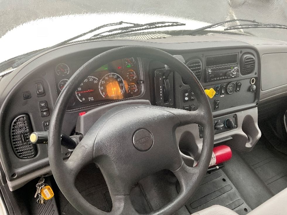 Medium Duty Box Truck-Light and Medium Duty Trucks-Freightliner-2019-M2-Canton-OH-169,442\n\t\tmiles-$ 47,500 - Image 17