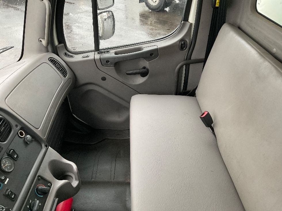 Medium Duty Box Truck-Light and Medium Duty Trucks-Freightliner-2019-M2-Canton-OH-169,442\n\t\tmiles-$ 47,500 - Image 19