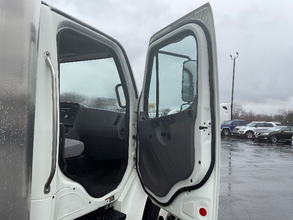 Medium Duty Box Truck-Light and Medium Duty Trucks-Freightliner-2019-M2-Canton-OH-169,442\n\t\tmiles-$ 47,500 - Image 20