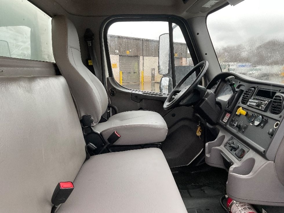 Medium Duty Box Truck-Light and Medium Duty Trucks-Freightliner-2019-M2-Canton-OH-169,442\n\t\tmiles-$ 47,500 - Image 22