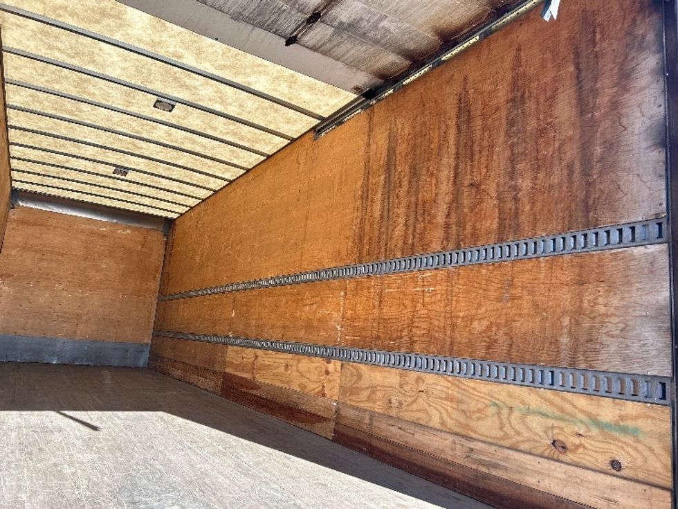 Medium Duty Box Truck-Light and Medium Duty Trucks-Freightliner-2019-M2-Canton-OH-186,124\n\t\tmiles-$ 36,000 - Image 12