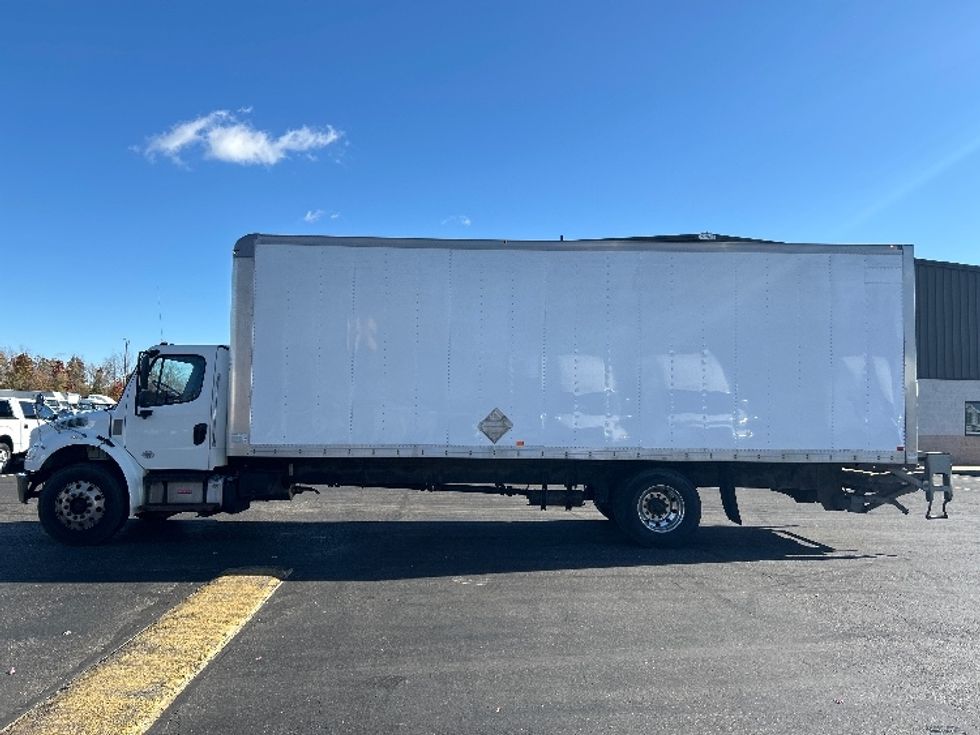 Medium Duty Box Truck-Light and Medium Duty Trucks-Freightliner-2019-M2-Canton-OH-186,124\n\t\tmiles-$ 36,000 - Image 4