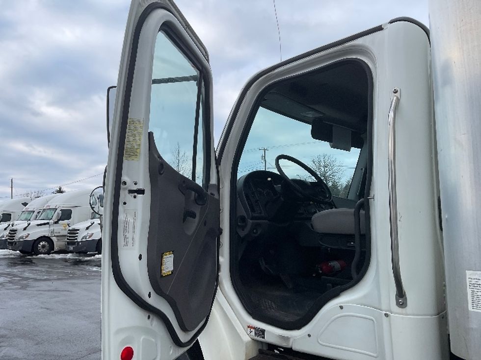 Medium Duty Box Truck-Light and Medium Duty Trucks-Freightliner-2019-M2-Canton-OH-246,402\n\t\tmiles-$ 28,000 - Image 16