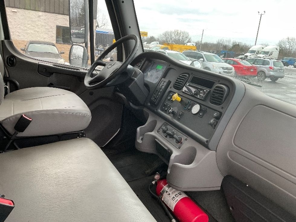 Medium Duty Box Truck-Light and Medium Duty Trucks-Freightliner-2019-M2-Canton-OH-246,402\n\t\tmiles-$ 28,000 - Image 22