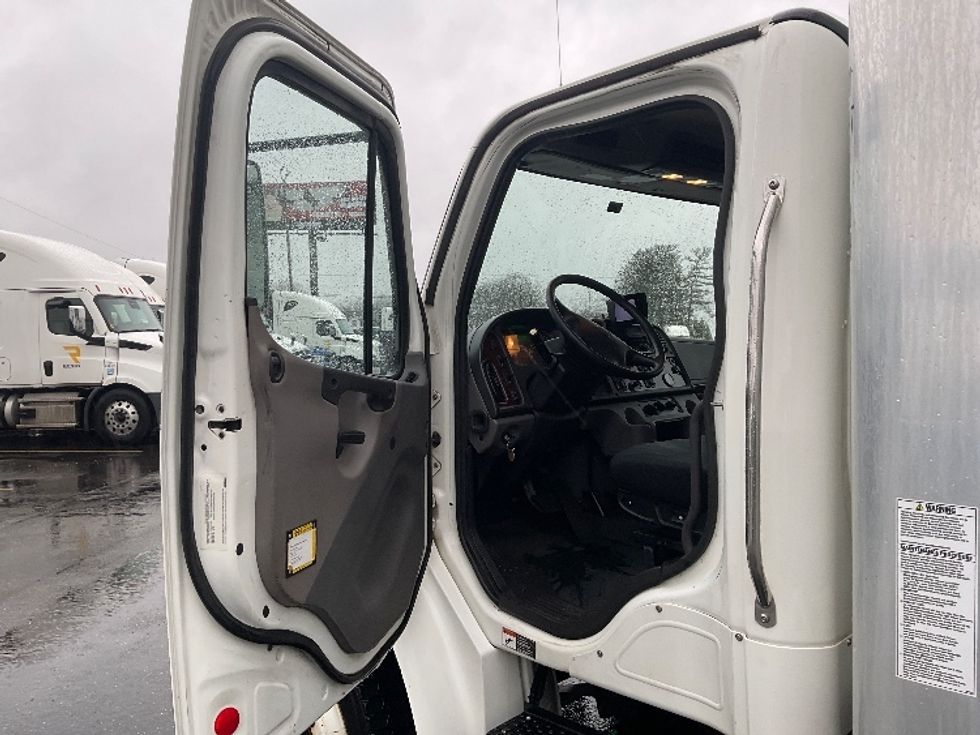 Medium Duty Box Truck-Light and Medium Duty Trucks-Freightliner-2019-M2-Canton-OH-338,192\n\t\tmiles-$ 21,250 - Image 15