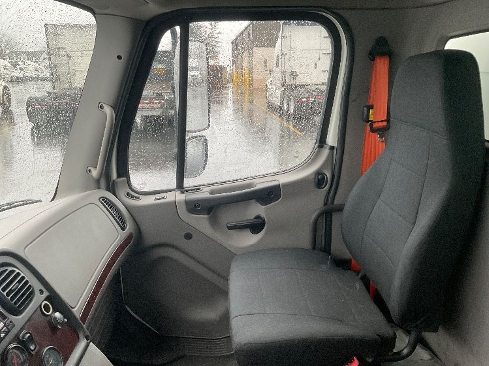 Medium Duty Box Truck-Light and Medium Duty Trucks-Freightliner-2019-M2-Canton-OH-338,192\n\t\tmiles-$ 21,250 - Image 21