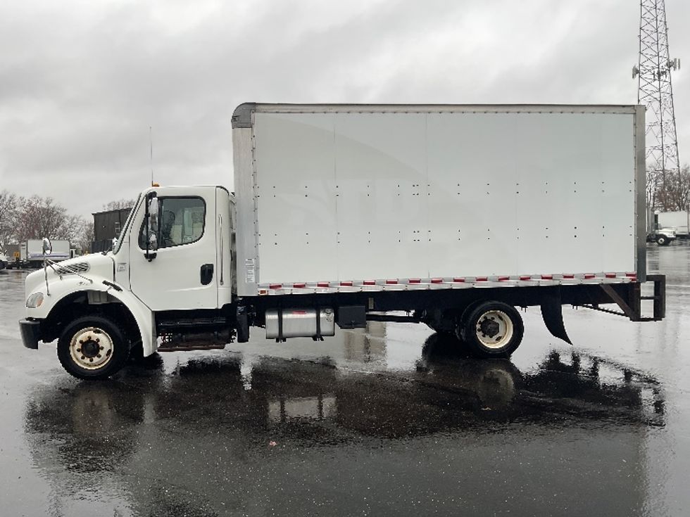 Medium Duty Box Truck-Light and Medium Duty Trucks-Freightliner-2019-M2-Canton-OH-338,192\n\t\tmiles-$ 21,250 - Image 4