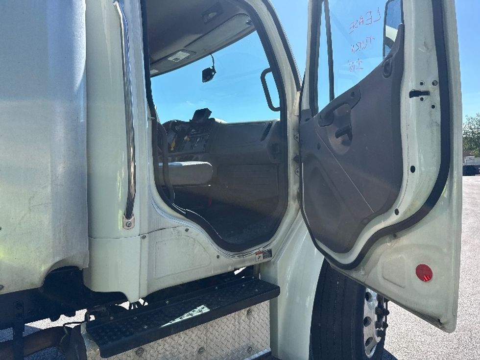 Medium Duty Box Truck-Light and Medium Duty Trucks-Freightliner-2019-M2-Capitol Heights-MD-132,733\n\t\tmiles-$ 55,750 - Image 20