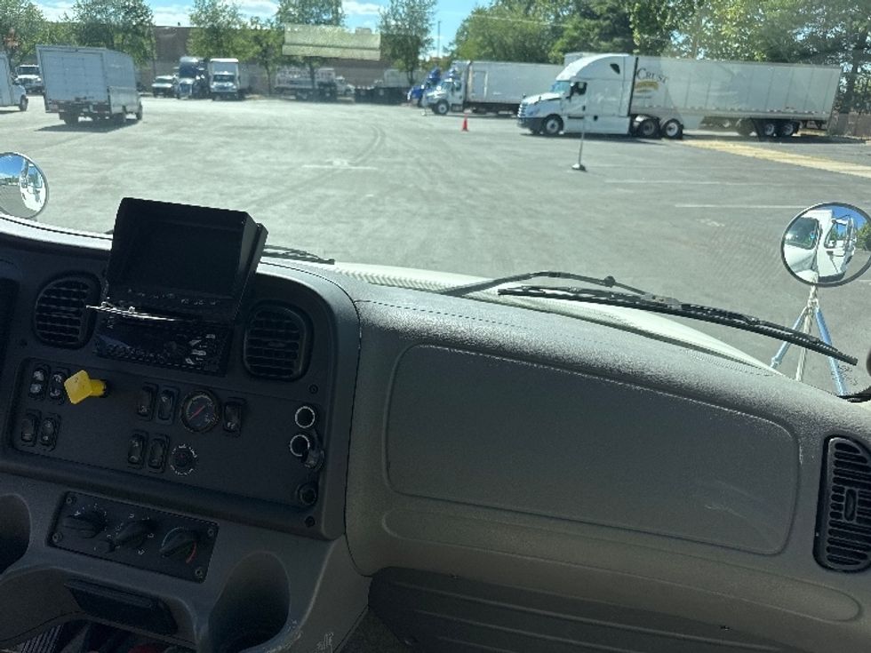 Medium Duty Box Truck-Light and Medium Duty Trucks-Freightliner-2019-M2-Capitol Heights-MD-132,733\n\t\tmiles-$ 55,750 - Image 21