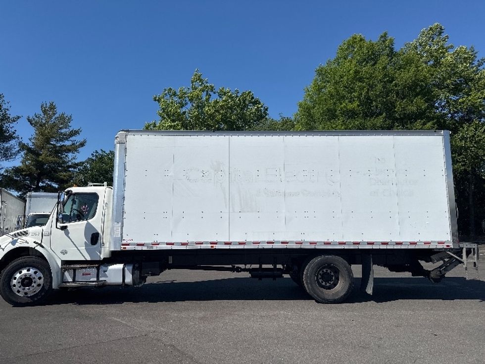 Medium Duty Box Truck-Light and Medium Duty Trucks-Freightliner-2019-M2-Capitol Heights-MD-132,733\n\t\tmiles-$ 55,750 - Image 4