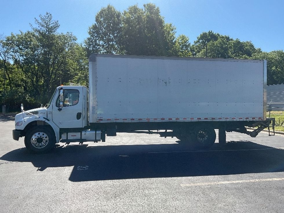 Medium Duty Box Truck-Light and Medium Duty Trucks-Freightliner-2019-M2-Capitol Heights-MD-139,306\n\t\tmiles-$ 58,000 - Image 4