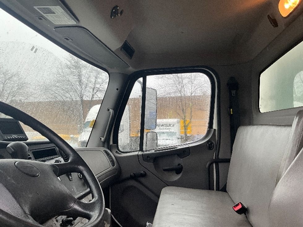 Medium Duty Box Truck-Light and Medium Duty Trucks-Freightliner-2019-M2-Capitol Heights-MD-144,396\n\t\tmiles-$ 53,500 - Image 19