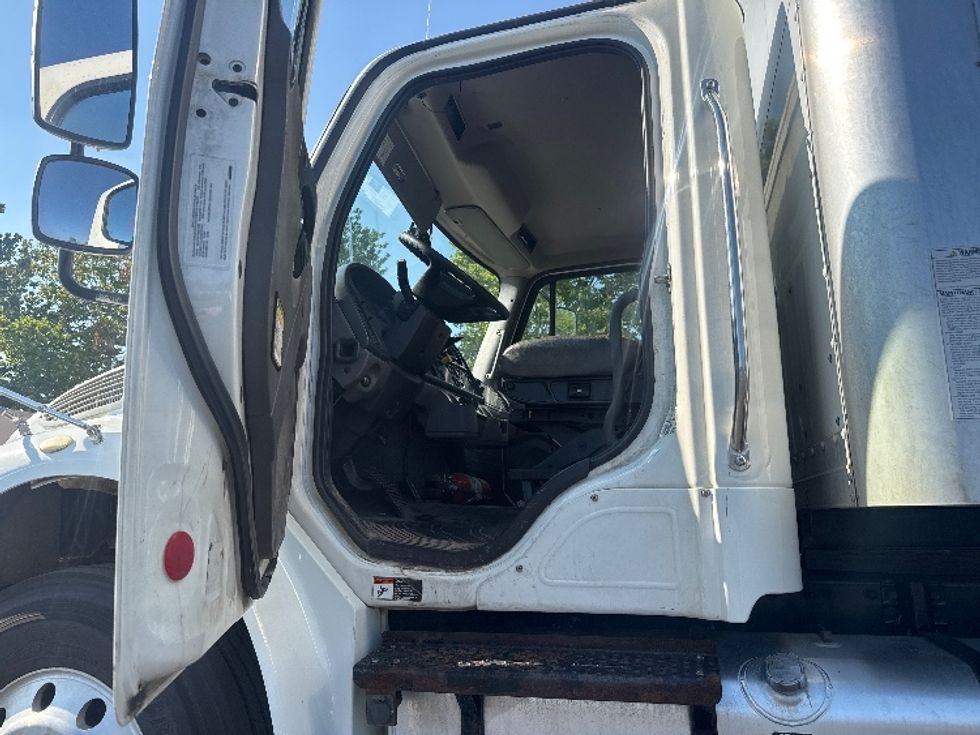 Medium Duty Box Truck-Light and Medium Duty Trucks-Freightliner-2019-M2-Capitol Heights-MD-168,625\n\t\tmiles-$ 49,500 - Image 16