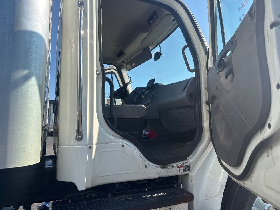 Medium Duty Box Truck-Light and Medium Duty Trucks-Freightliner-2019-M2-Capitol Heights-MD-168,625\n\t\tmiles-$ 49,500 - Image 19