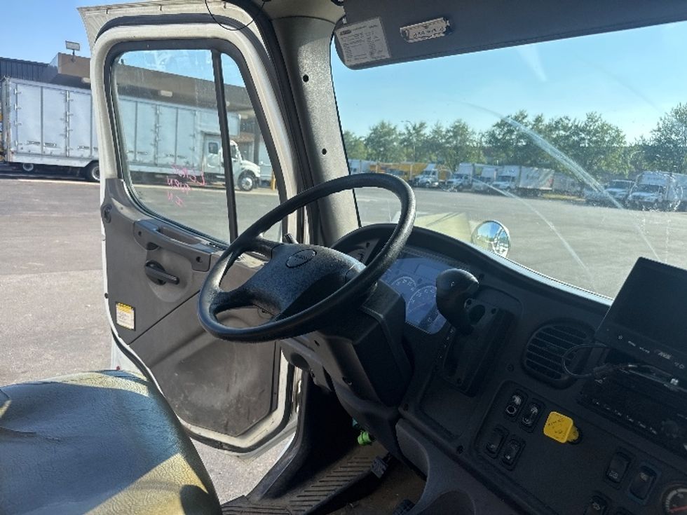 Medium Duty Box Truck-Light and Medium Duty Trucks-Freightliner-2019-M2-Capitol Heights-MD-168,625\n\t\tmiles-$ 49,500 - Image 21