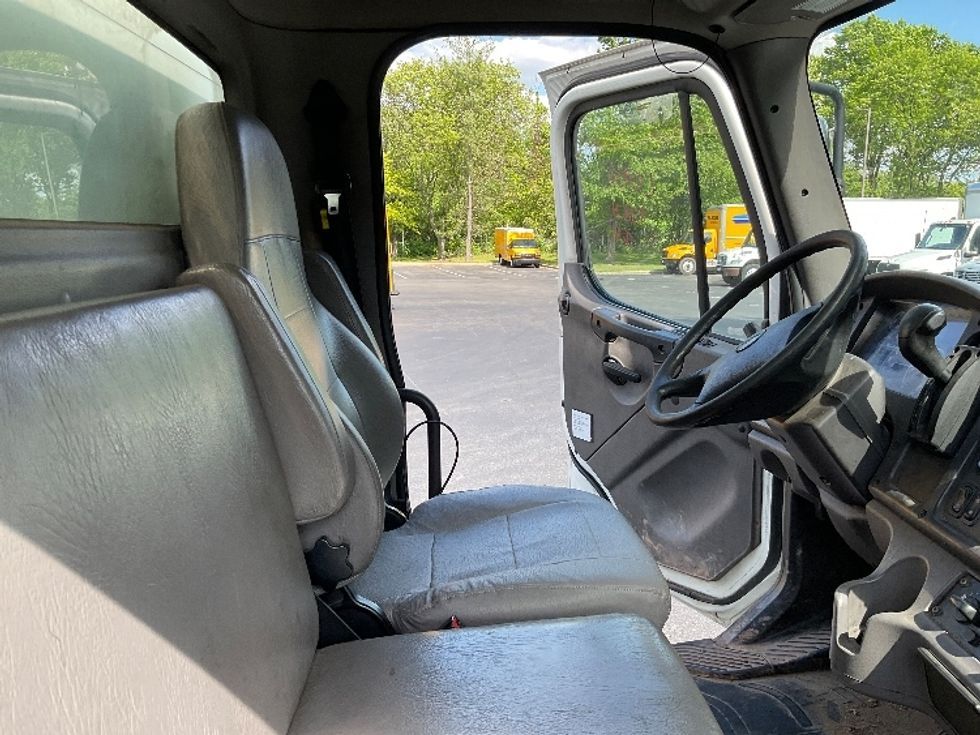 Medium Duty Box Truck-Light and Medium Duty Trucks-Freightliner-2019-M2-Capitol Heights-MD-170,416\n\t\tmiles-$ 50,500 - Image 22