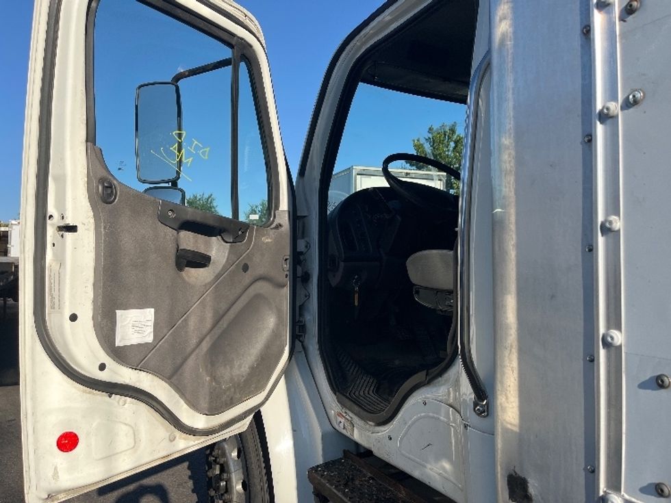 Medium Duty Box Truck-Light and Medium Duty Trucks-Freightliner-2019-M2-Capitol Heights-MD-171,115\n\t\tmiles-$ 51,250 - Image 16