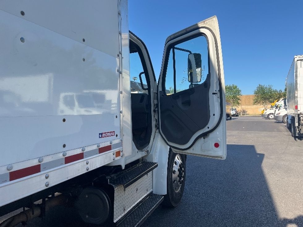 Medium Duty Box Truck-Light and Medium Duty Trucks-Freightliner-2019-M2-Capitol Heights-MD-171,115\n\t\tmiles-$ 51,250 - Image 20