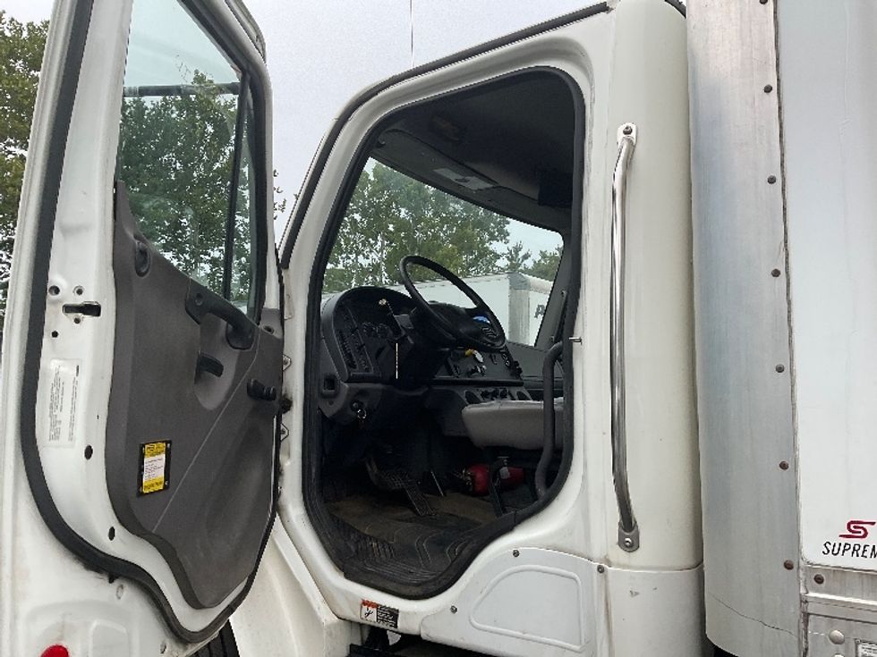 Medium Duty Box Truck-Light and Medium Duty Trucks-Freightliner-2019-M2-Capitol Heights-MD-171,777\n\t\tmiles-$ 51,000 - Image 16