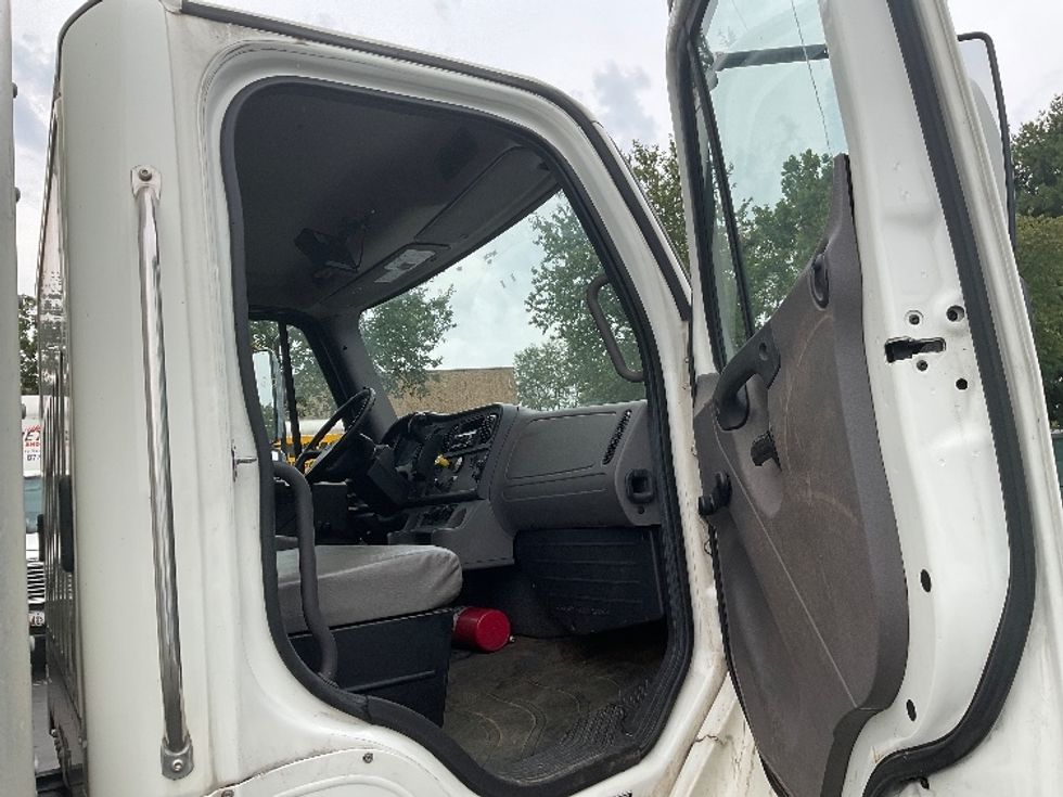 Medium Duty Box Truck-Light and Medium Duty Trucks-Freightliner-2019-M2-Capitol Heights-MD-171,777\n\t\tmiles-$ 51,000 - Image 20