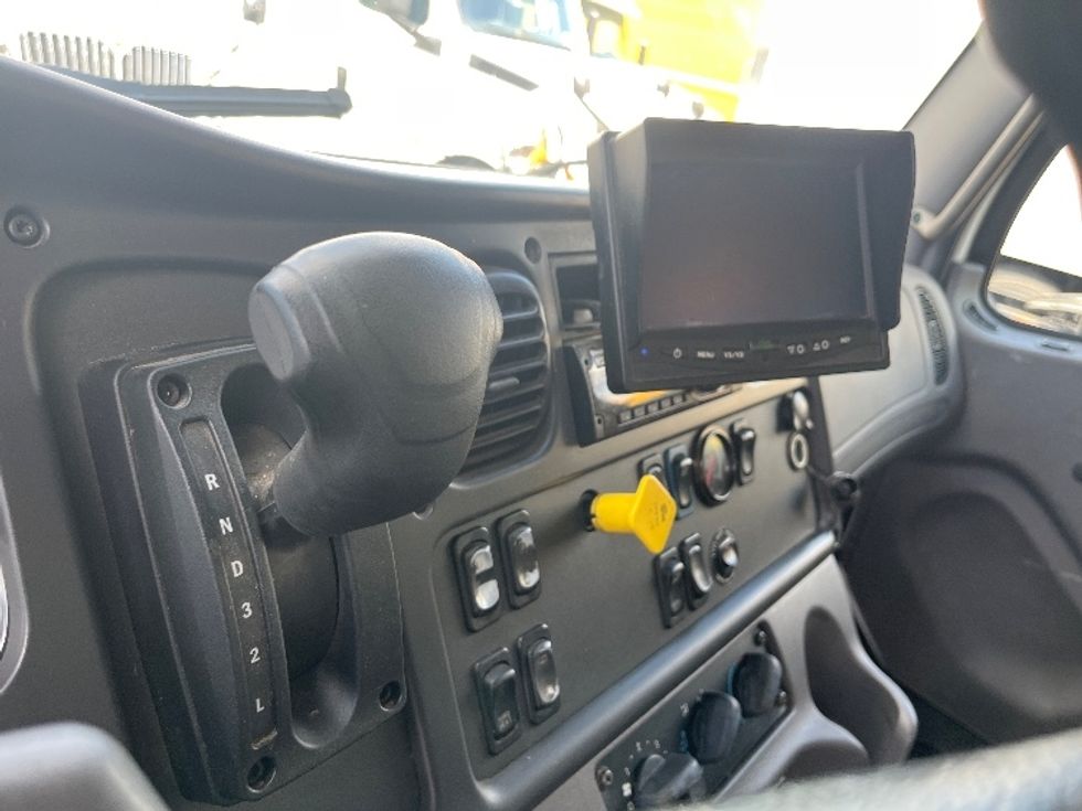 Medium Duty Box Truck-Light and Medium Duty Trucks-Freightliner-2019-M2-Capitol Heights-MD-176,912\n\t\tmiles-$ 50,250 - Image 18