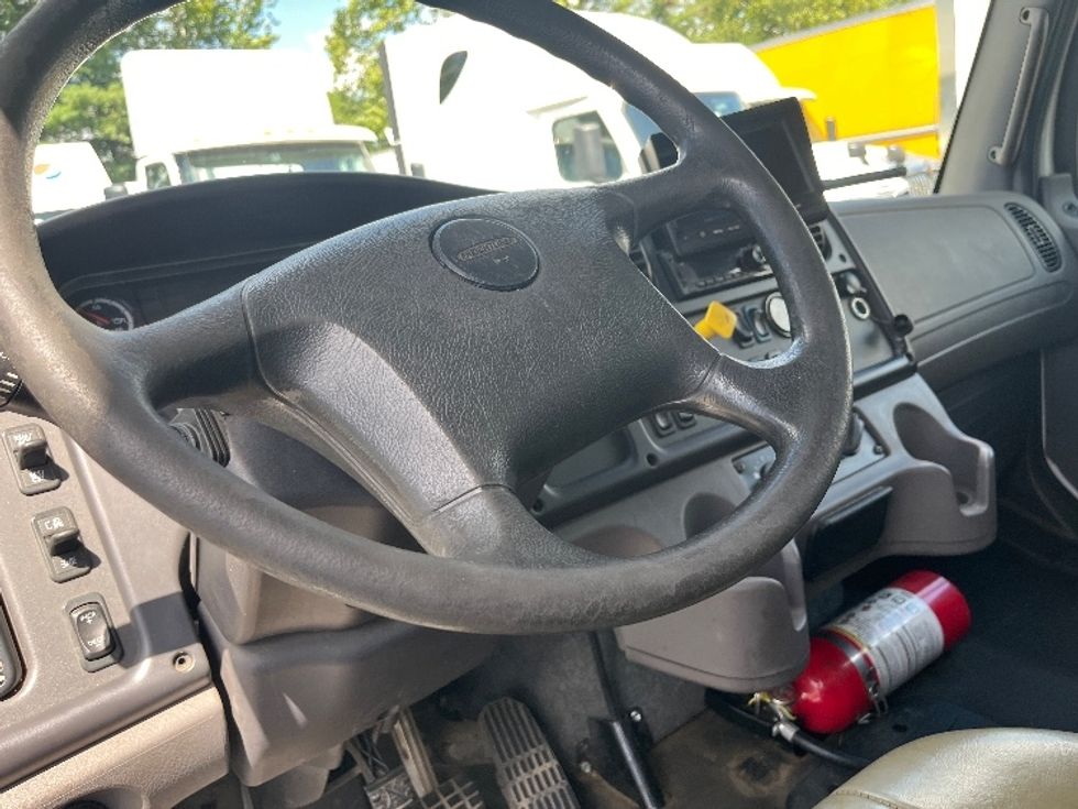 Medium Duty Box Truck-Light and Medium Duty Trucks-Freightliner-2019-M2-Capitol Heights-MD-176,912\n\t\tmiles-$ 50,250 - Image 17