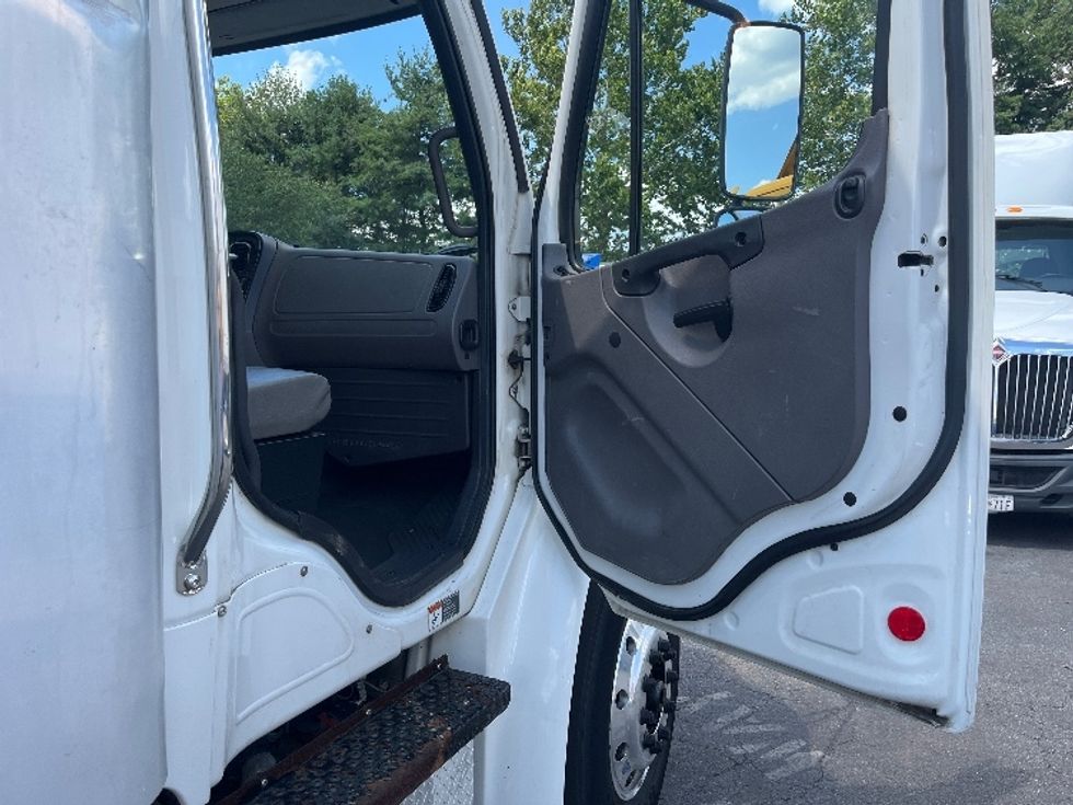 Medium Duty Box Truck-Light and Medium Duty Trucks-Freightliner-2019-M2-Capitol Heights-MD-176,912\n\t\tmiles-$ 50,250 - Image 20